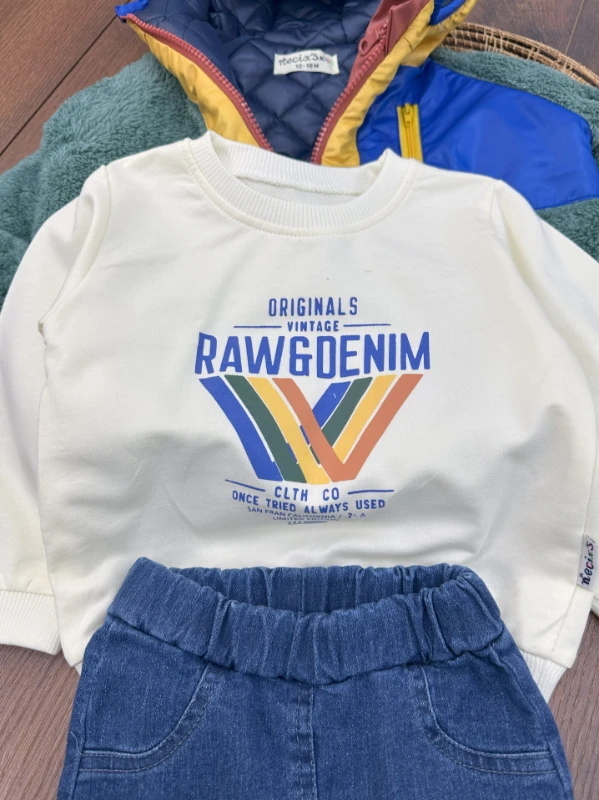 Peluş İçi Kapitone Renkli Mont Sweatshirt ve Likralı Kot Pantolonlu 3lü Erkek Bebek Takım