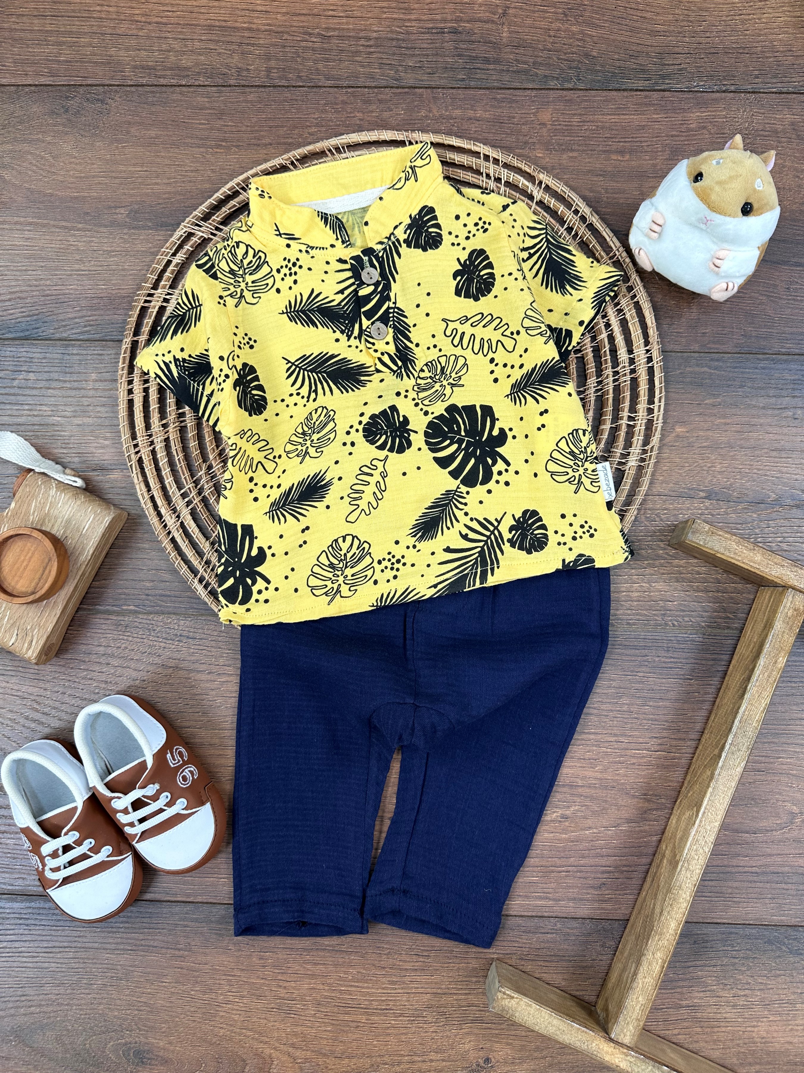 Müslin Kumaş Hakim Yaka Önden İki Düğmeli Yazlık Erkek Bebek Takım - SARI