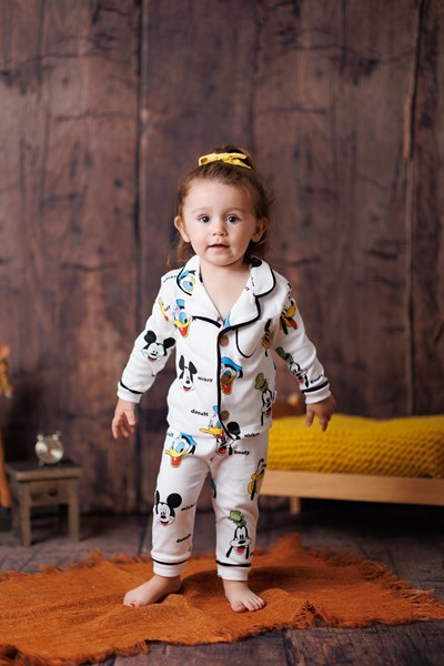 Mickey&Friends Baskılı Kruvaze Yaka Önden Düğmeli  Mevsimlik Pijama Takımı