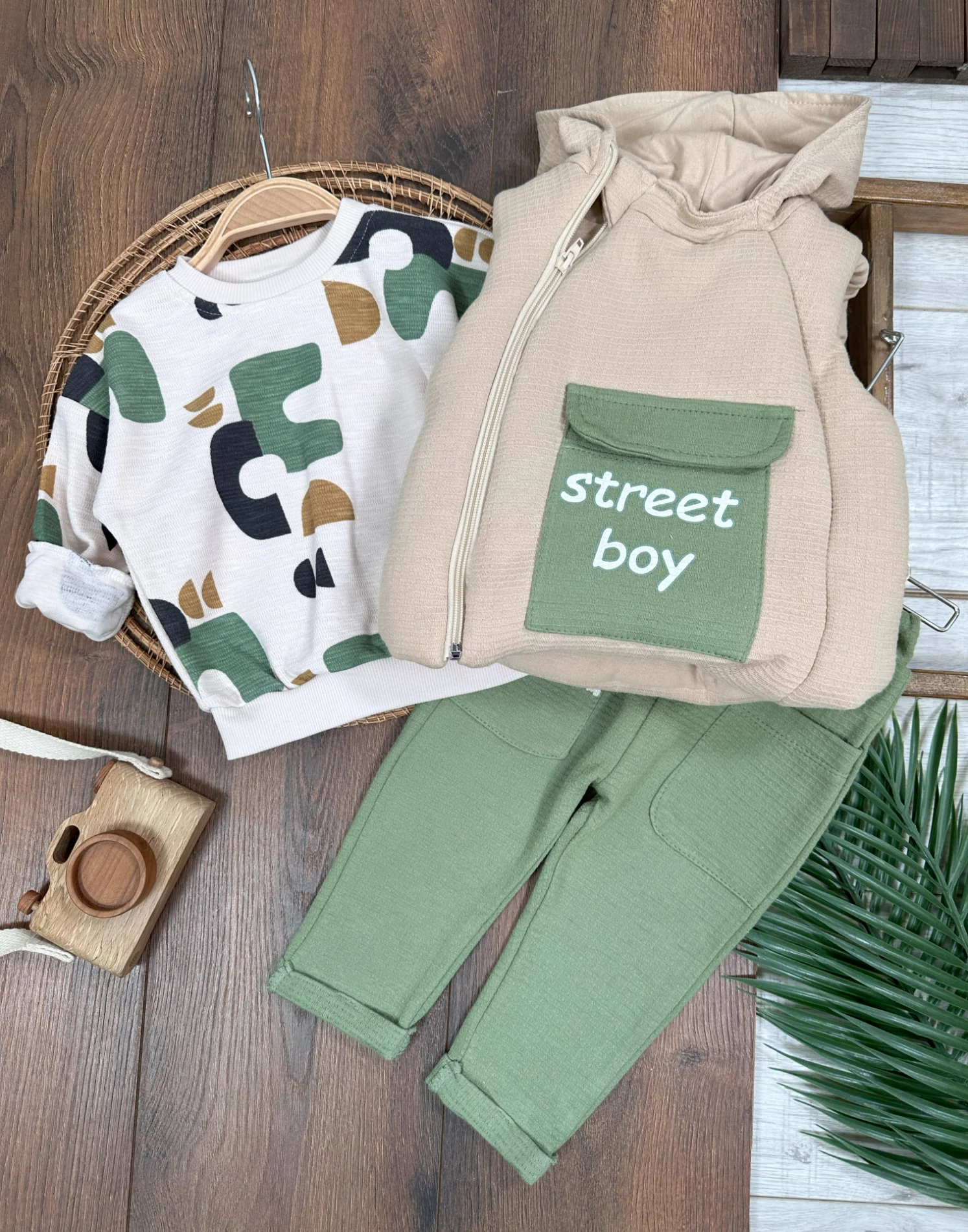 Şişme Yelek Kapüşonlu Fermuarlı Etnik Desen Sweatshirt Cep Detaylı Pantolon 3lü Erkek Bebek Takım