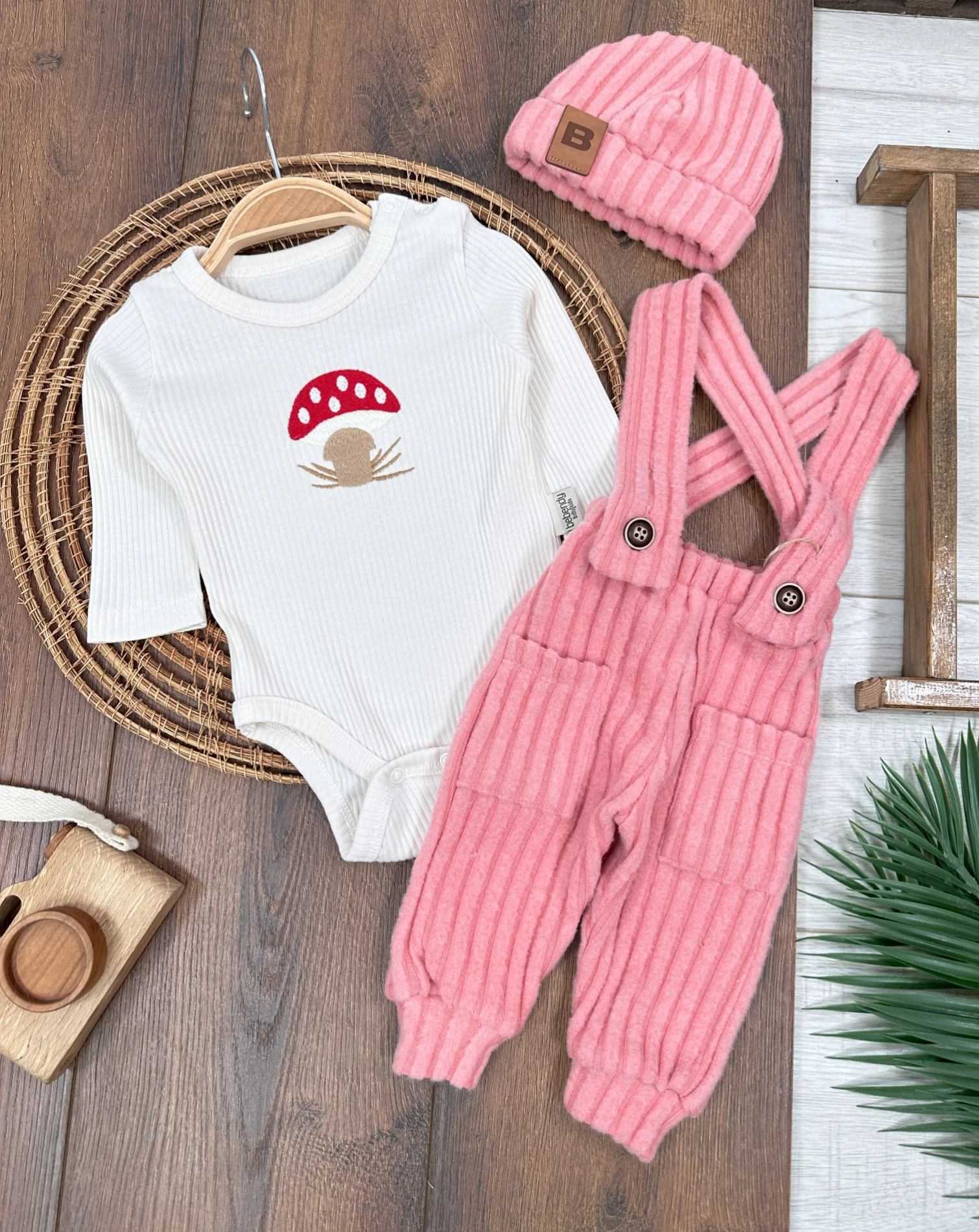 Salopet Bereli Mantar Nakışlı Alttan Çıtçıtlı Badi 3lü Kız Bebek Takım - GÜL KURUSU