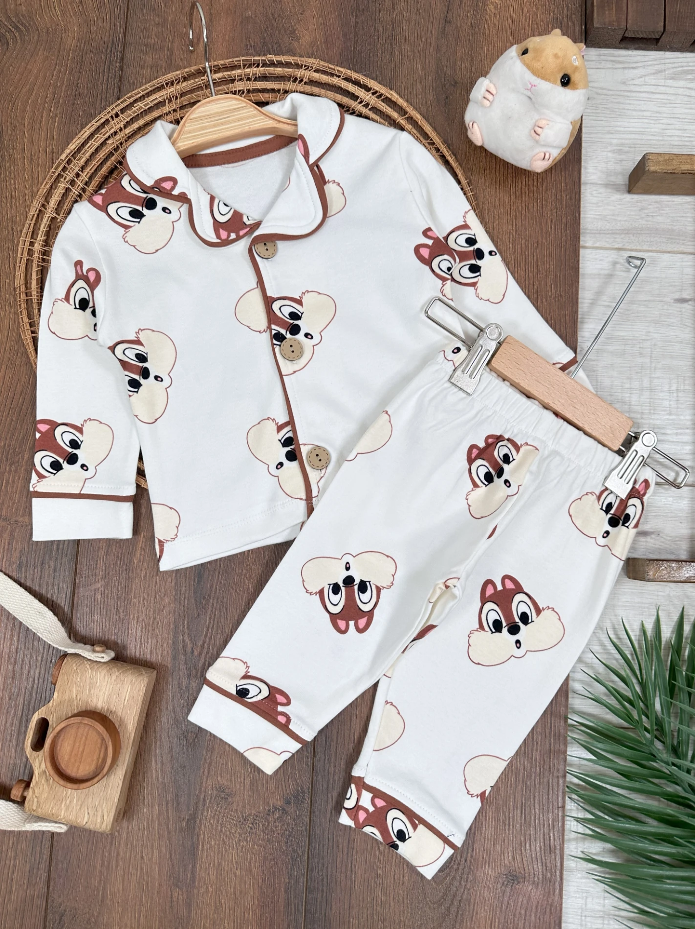 %100 Pamuk Yumuşak Doku Kruvaze Yaka Önden Düğmeli Mevsimlik Unisex Çocuk Pijama Takımı - BEYAZ