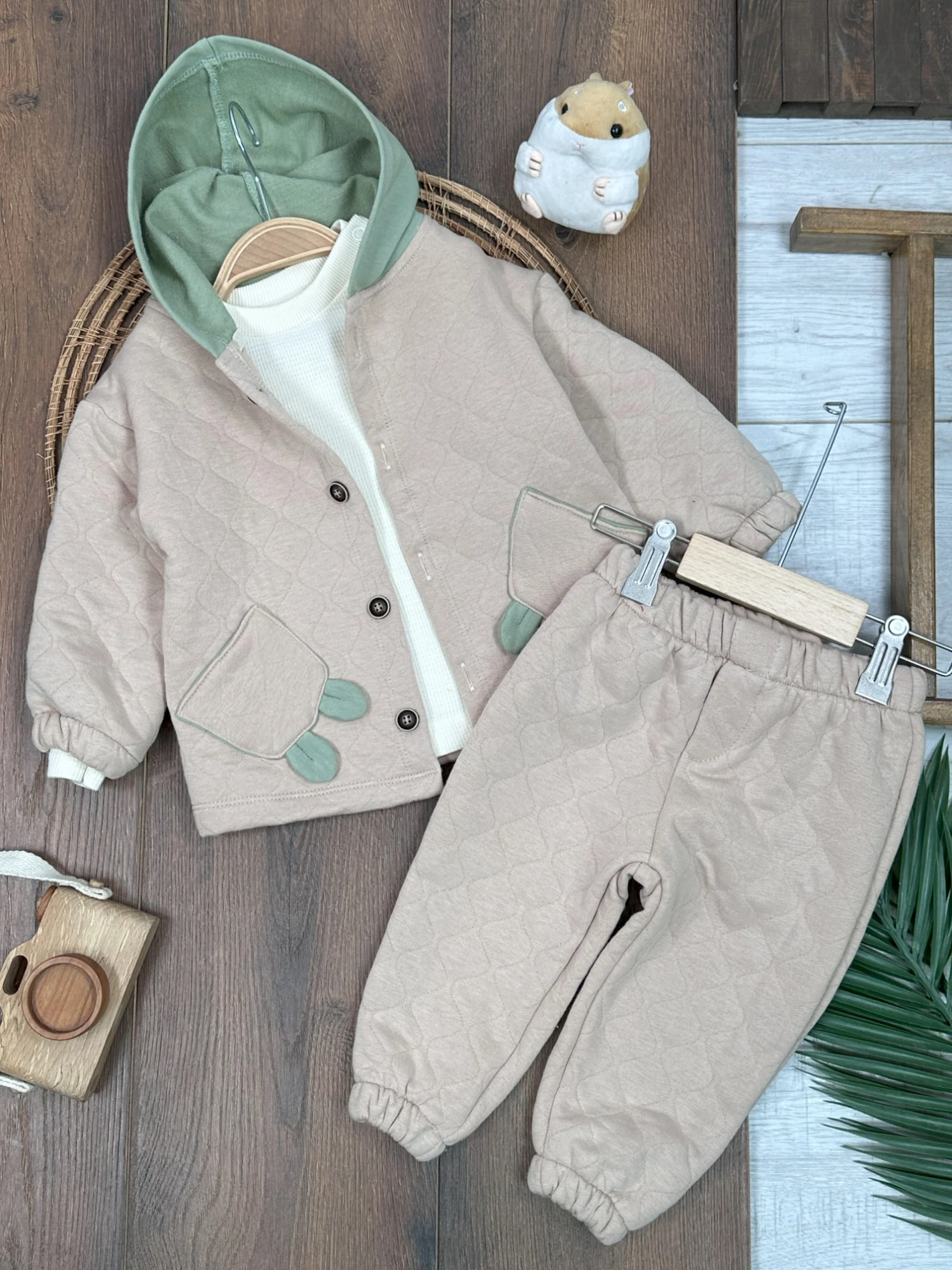 Kapitone Kapüşonlu Kulaklı Cep Detaylı Omuzdan Çıtçıtlı Badi Kışlık 3lü Erkek Bebek Takım - SÜTLÜ KAHVE