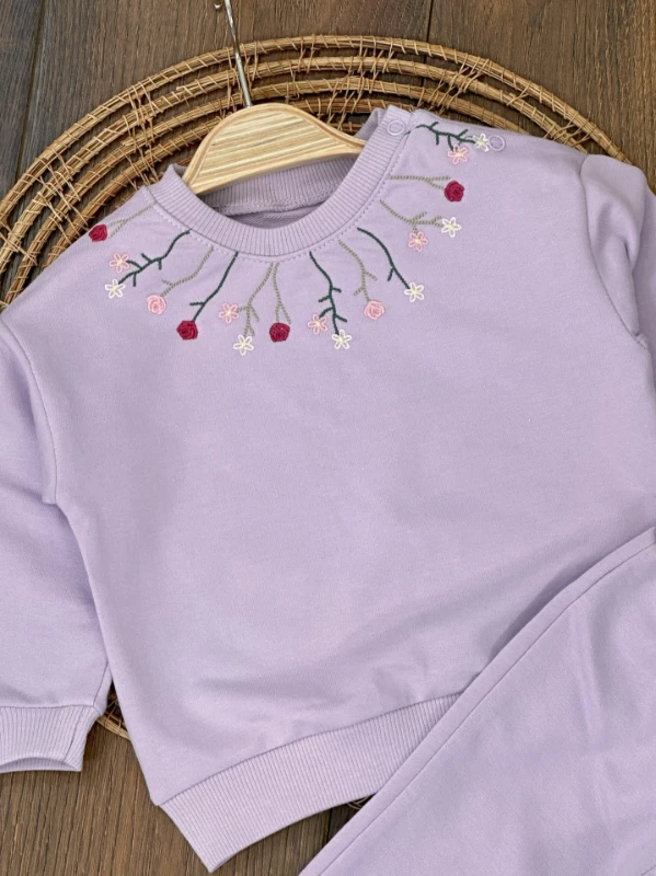 Çiçek Nakışlı Omuzdan Çıtçıtlı Mevsimlik Kız Bebek Takım