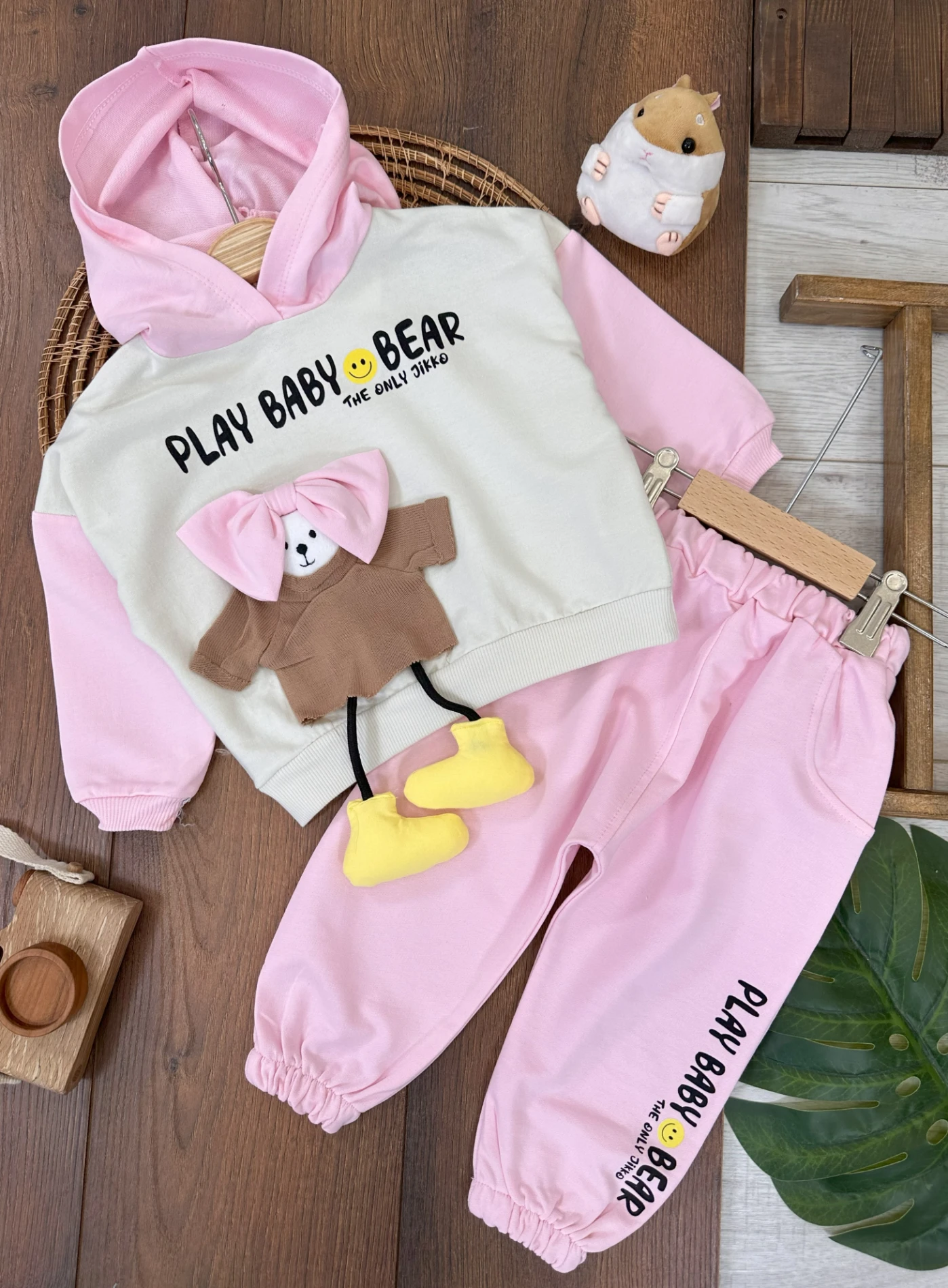 Play Baby Fiyonk Detaylı Oyuncaklı Kapüşonlu Oversize Mevsimlik Kız Bebek Takım