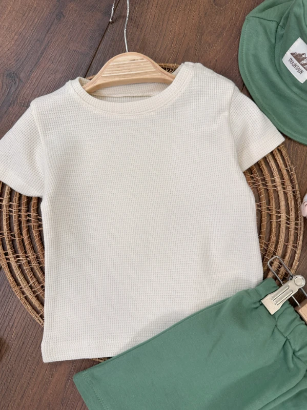 Oversize Geniş Kalıp Safari Şapkalı Cep Detaylı Omuzdan Çıtçıtlı Waffle Tshirt Yazlık Erkek Bebek Takım