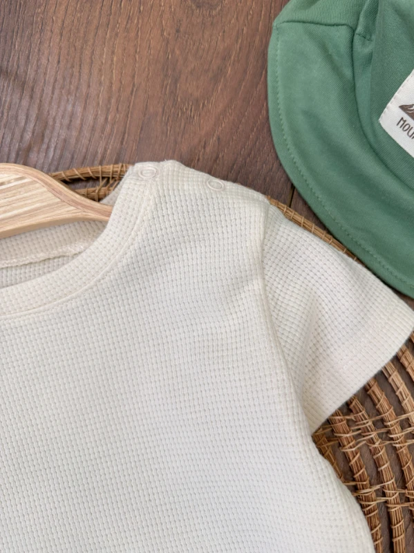 Oversize Geniş Kalıp Safari Şapkalı Cep Detaylı Omuzdan Çıtçıtlı Waffle Tshirt Yazlık Erkek Bebek Takım