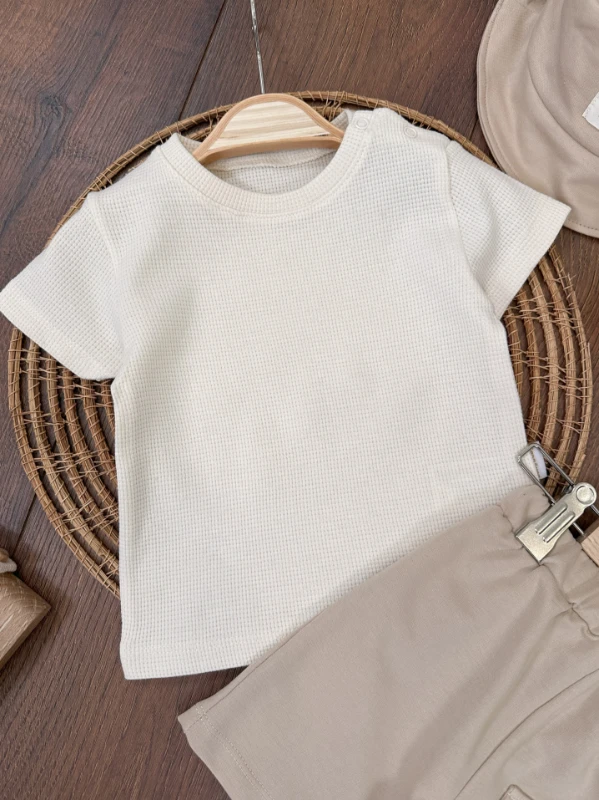 Oversize Geniş Kalıp Safari Şapkalı Cep Detaylı Omuzdan Çıtçıtlı Waffle Tshirt Yazlık Erkek Bebek Takım