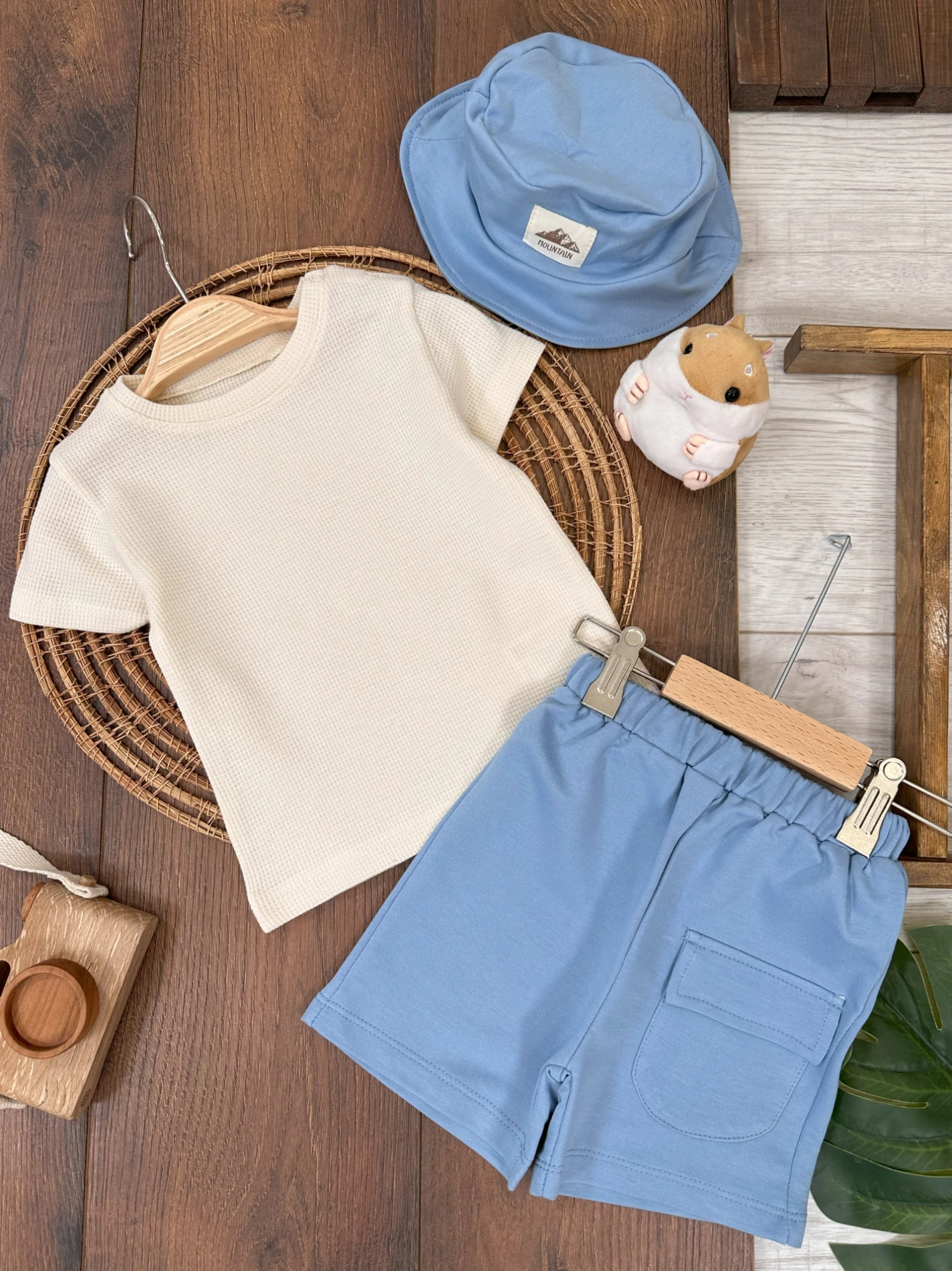  Erkek Bebek Şapkalı Omuzdan Çıtçıtlı Oversize Yazlık Bebek Takım - MAVİ