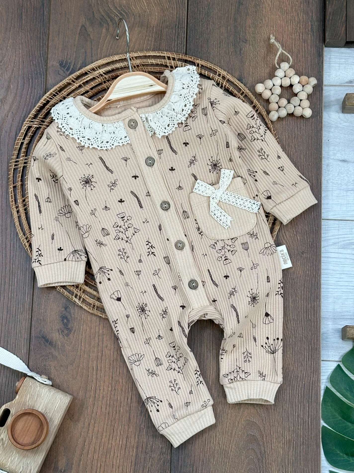 Kaşkorse Yaka Dantelli Önden Düğmel Kız Bebek Tulum - BEJ