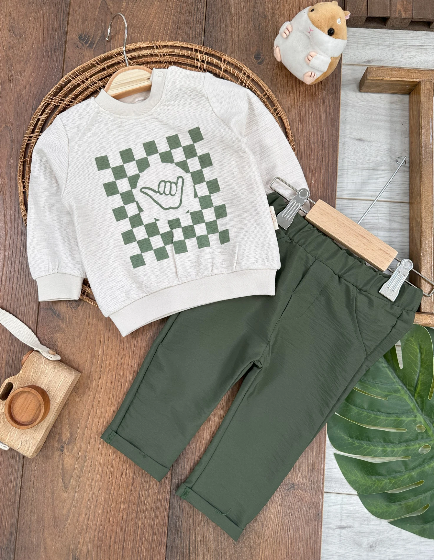 Dama Desenli Omuzdan Çıtçıtlı Paraşüt Kumaş Pantolon Özgün 2li Erkek Bebek Takım - YEŞİL