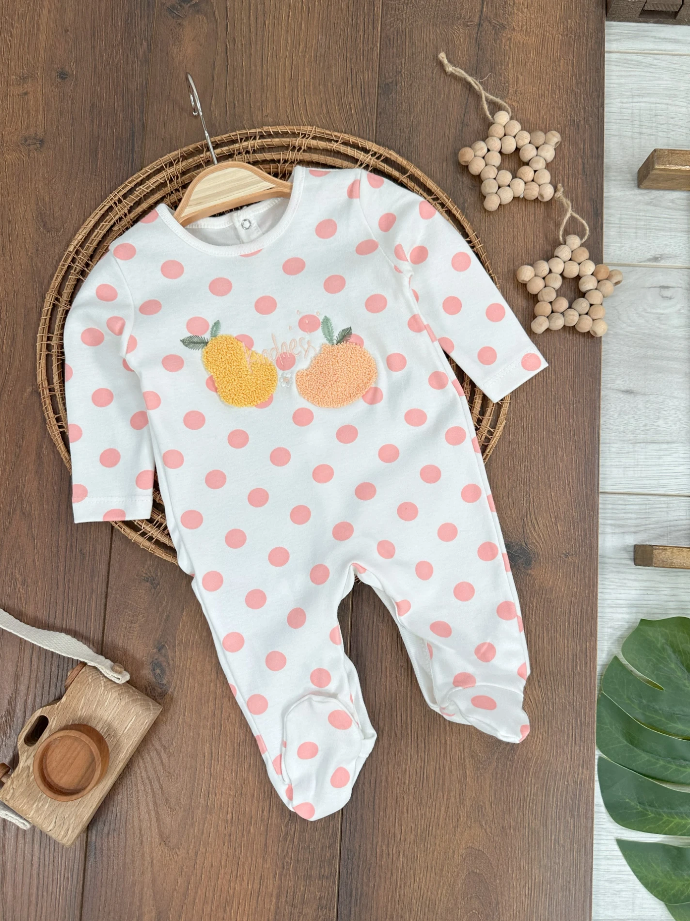 Meyveler İşlemeli Puantiyeli Sırttan Çıtçıtlı Mevsimlik Kız Bebek tulum - KREM