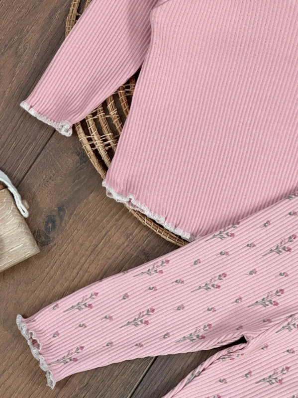 Kaşkorse Esnek Çiçek Desen Omuzdan Çıtçıtlı Mevsimlik Kız Bebek Alt/Üst 2li Takım