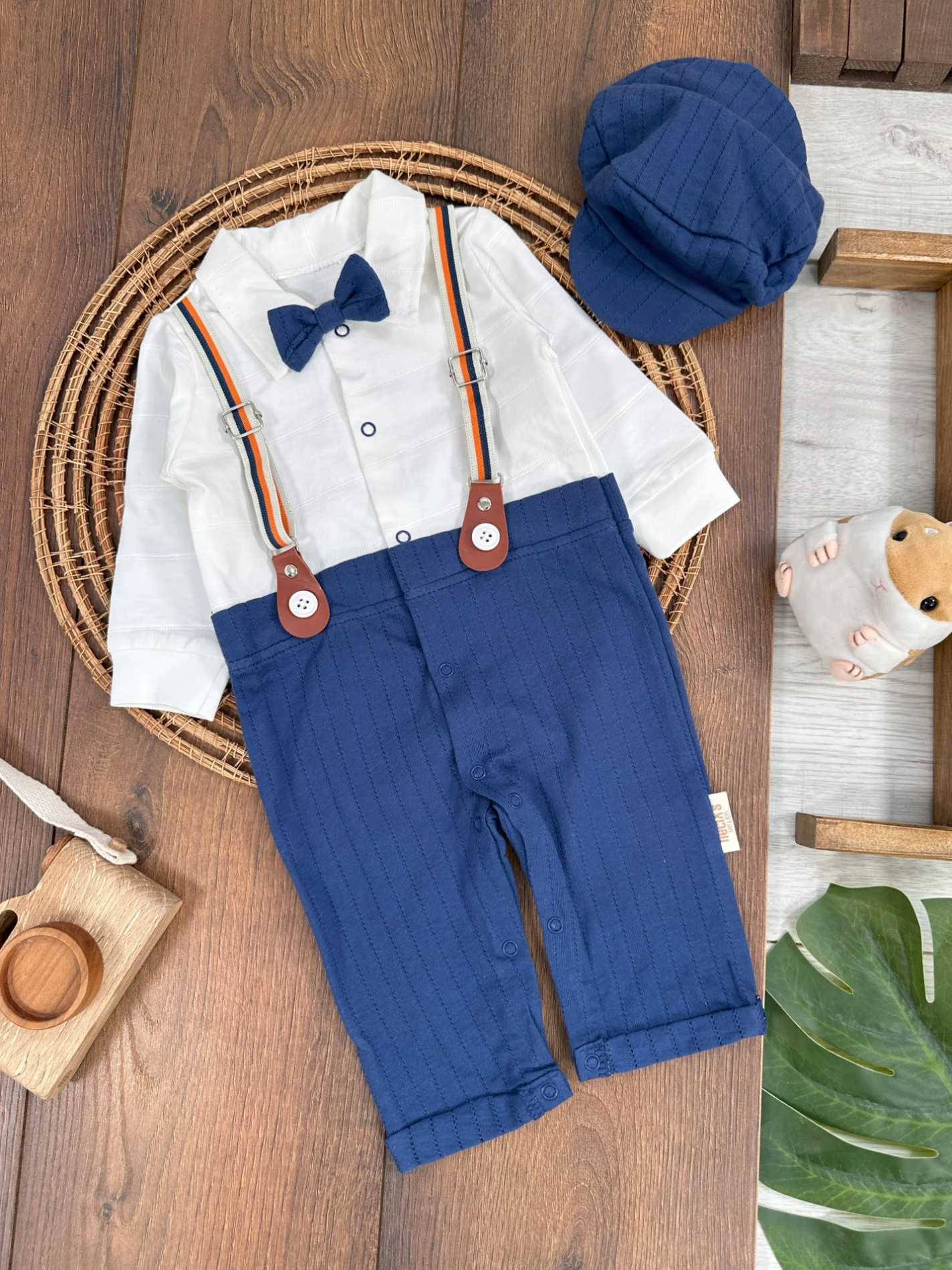 Papyonlu Şapkalı Önden Askı Kemerli Alttan Çıtçıtlı Erkek Bebek Tulum - LACİVERT