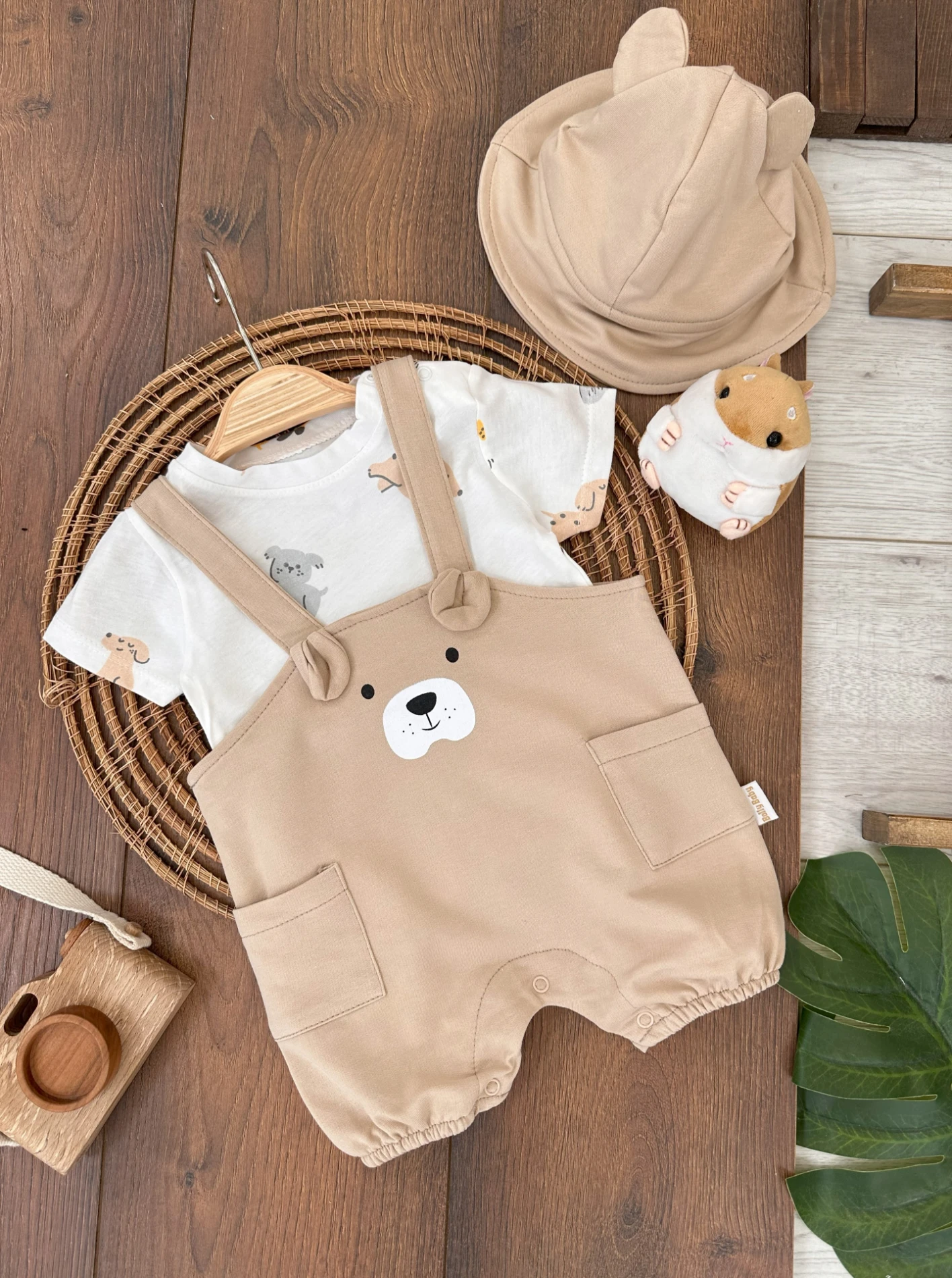 Sevimli Köpek Baskılı Safari Şapkalı Alttan Çıtçıtlı Badili Salopet Yazlık Erkek Bebek Takım - SÜTLÜ KAHVE