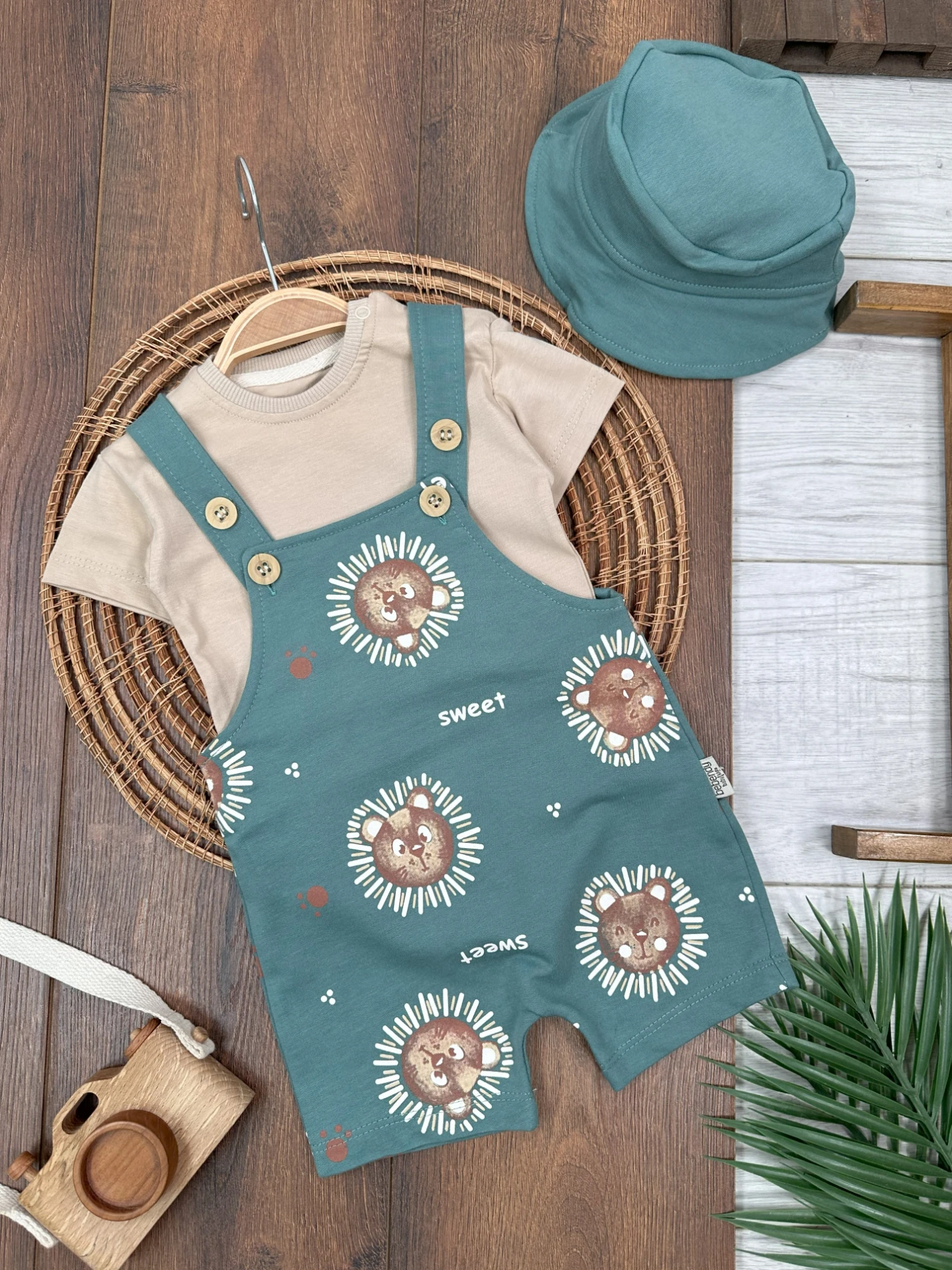 Ayıcık Baskılı Safari Şapkalı Omuzdan Çıtçıtlı Badi Yazlık Erkek Bebek Salopet Takım - YEŞİL