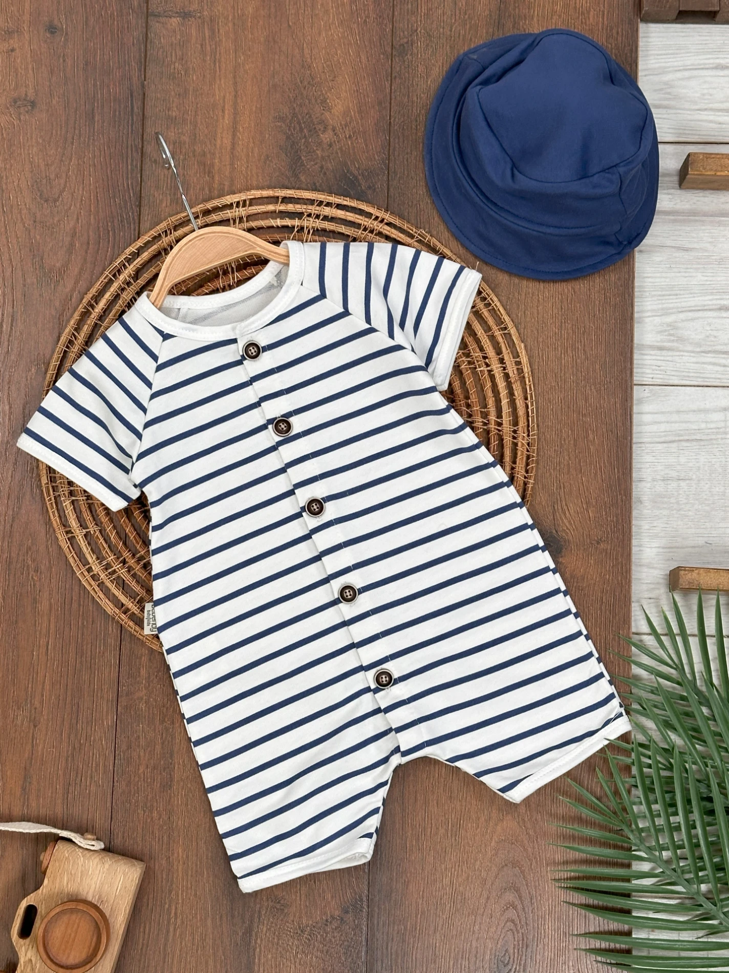 Çizgili Şapkalı Önden Düğmeli Yazlık Erkek Bebek Tulum - LACİVERT