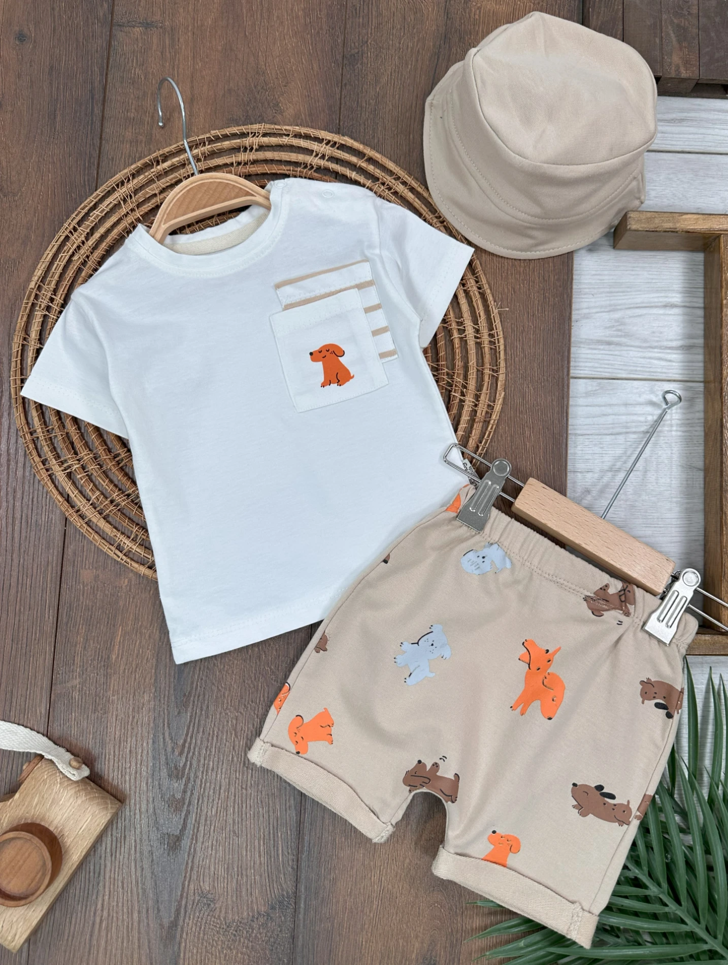 Sevimli Köpek Baskılı Safari Şapkalı Cep Detaylı Şortlu Yazlık Erkek Bebek Takım - SÜTLÜ KAHVE