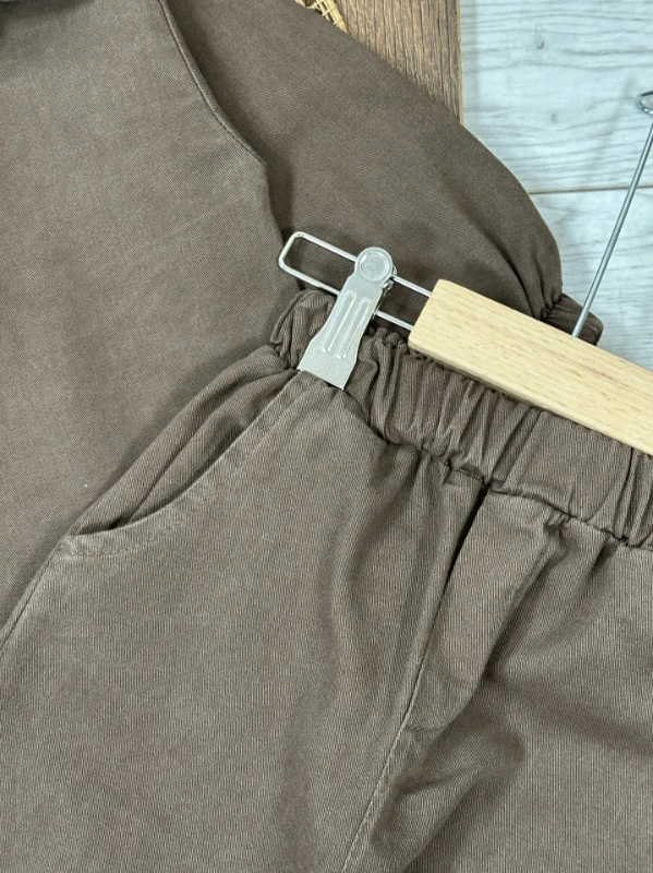 Bohemian Gabardin Şapkalı Geniş Kesim Pantolon Düğmeli Likralı Oversize Mevsimlik 3lü Erkek Bebek/Çocuk Takım - KAHVE
