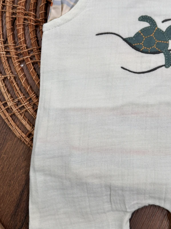 Müslin Salopet Kaplumbağa Nakışlı Omuzdan Çıtçıtlı Badi Yazlık Erkek Bebek Takım - MAVİ