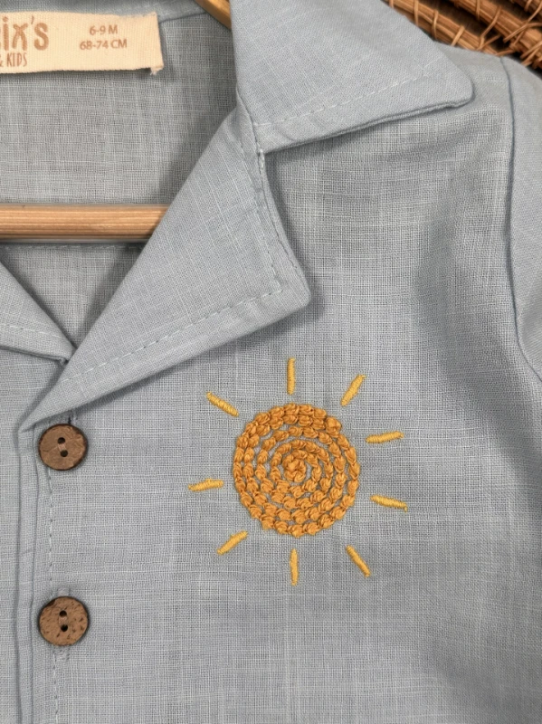 Keten Güneş Nakışlı Önden Düğmeli Yazlık Erkek Bebek Takım - KİREMİT