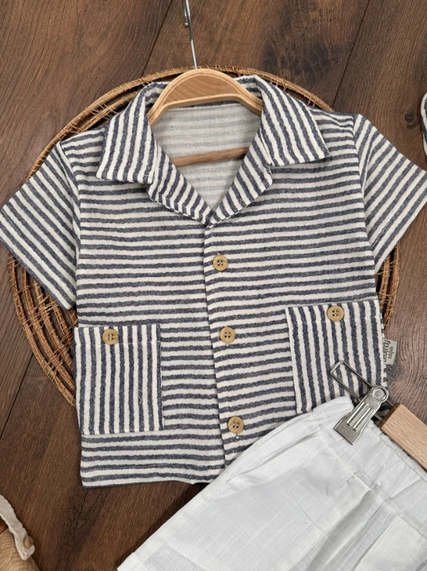 Müslin Çizgili Safari Şapkalı Düğmeli Cep Detaylı Şortlu Yazlık Erkek Bebek Takım - YEŞİL