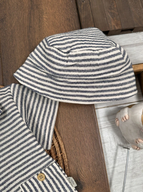 Müslin Çizgili Safari Şapkalı Düğmeli Cep Detaylı Şortlu Yazlık Erkek Bebek Takım - YEŞİL