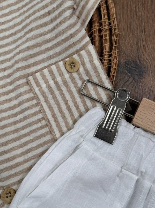 Müslin Çizgili Safari Şapkalı Düğmeli Cep Detaylı Şortlu Yazlık Erkek Bebek Takım - YEŞİL