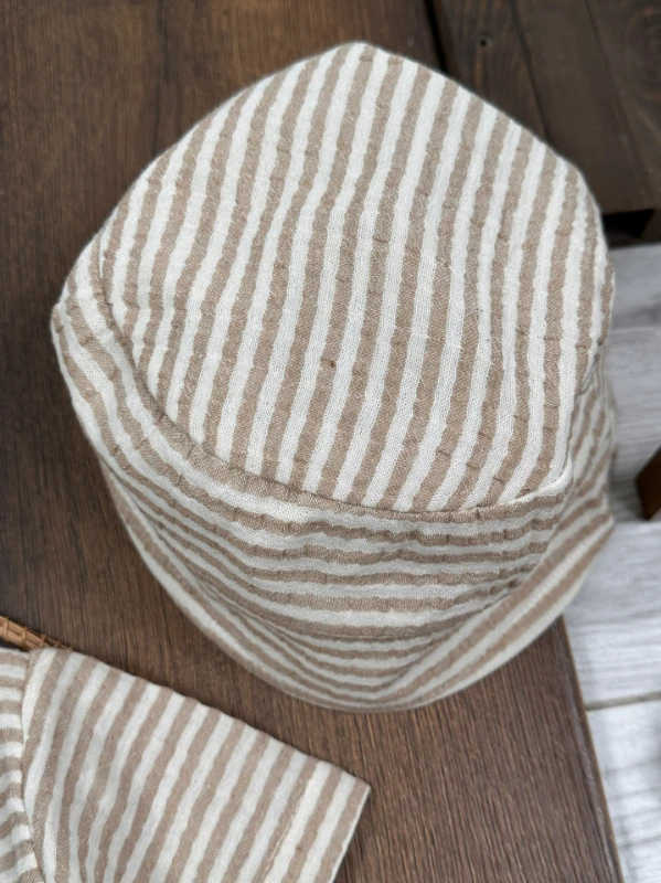 Müslin Çizgili Safari Şapkalı Düğmeli Cep Detaylı Şortlu Yazlık Erkek Bebek Takım - YEŞİL