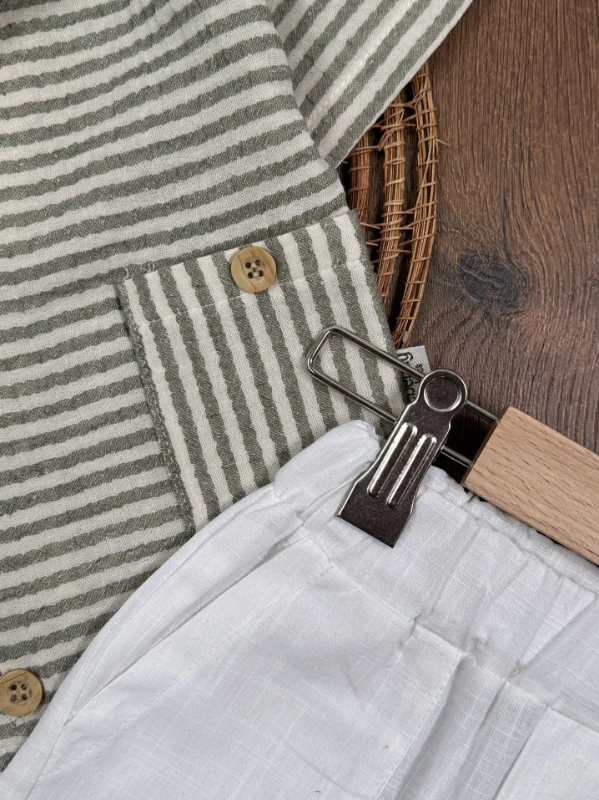 Müslin Çizgili Safari Şapkalı Düğmeli Cep Detaylı Şortlu Yazlık Erkek Bebek Takım - YEŞİL