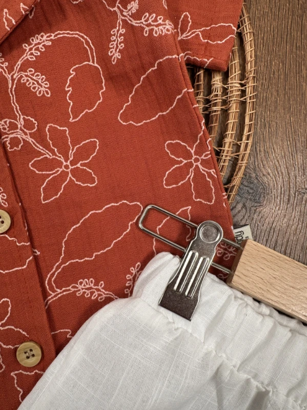 Müslin Hawaii Çiçek Baskılı Safari Şapkalı Düğmeli Şortlu Yazlık Erkek Bebek/Çocuk Takım - KİREMİT