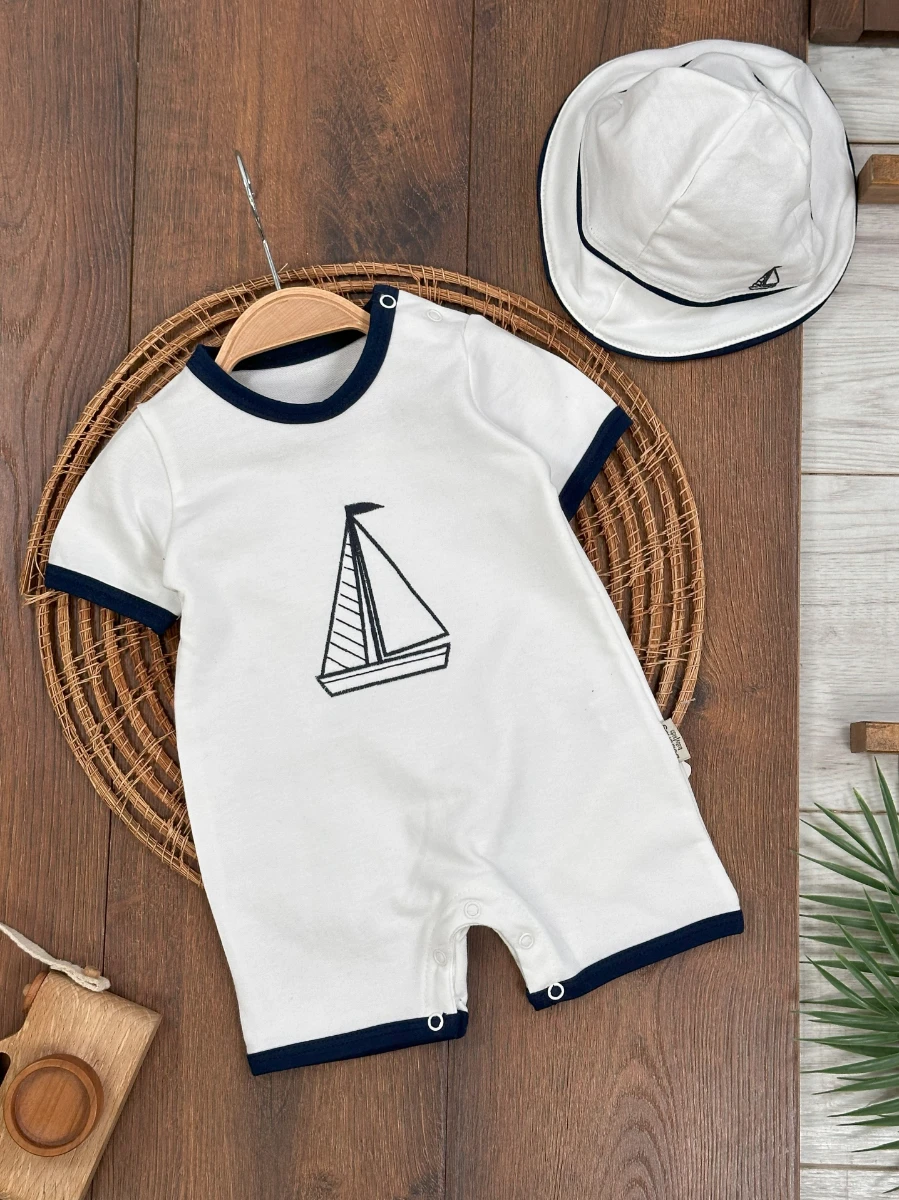 Yelken Nakışlı Şapkalı Çıtçıtlı Yazlık Erkek Bebek Tulum - BEYAZ