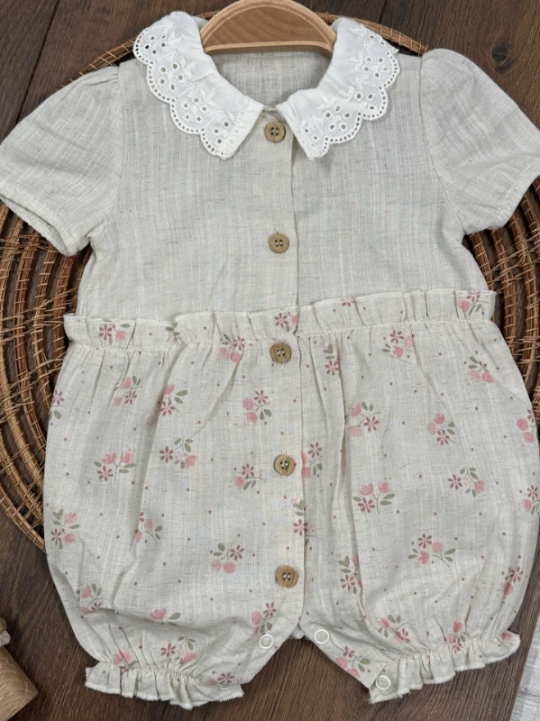 Müslin Yaka Güpürlü Önden Düğmeli Alttan Çıtçıtlı Yazlık Kız Bebek Tulum - PUDRA