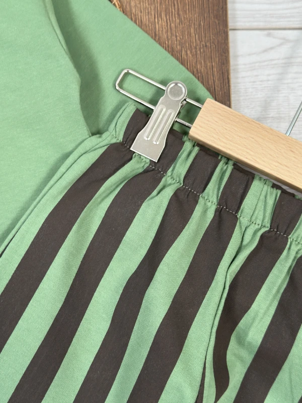 Çizgili Pantolon Capibara Baskılı Sweatshirt Çoraplı Mevsimlik 3lü Erkek Bebek/Çocuk Takım - HARDAL