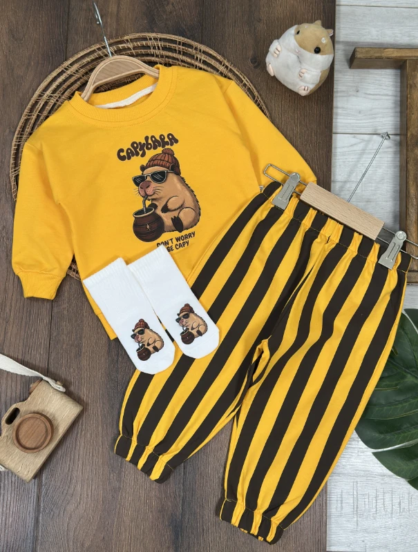 Çizgili Pantolon Capibara Baskılı Sweatshirt Çoraplı Mevsimlik 3lü Erkek Bebek/Çocuk Takım - HARDAL