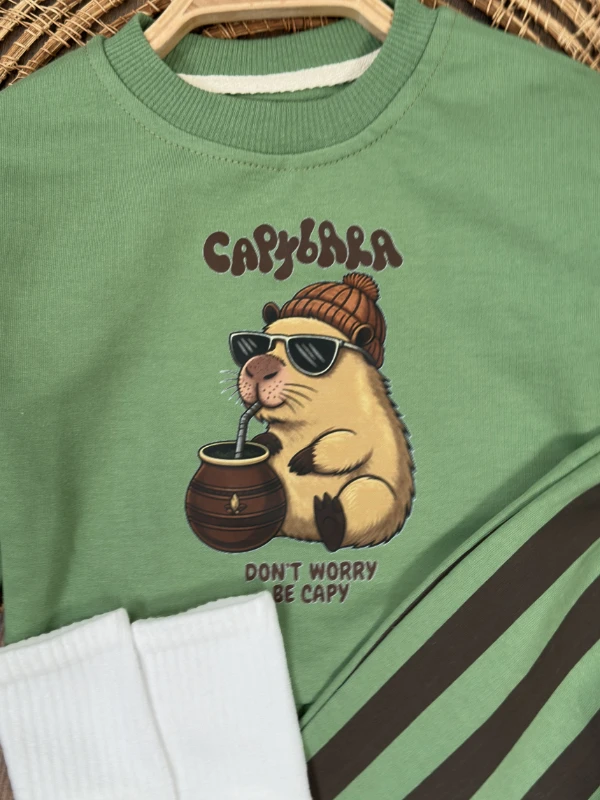 Çizgili Pantolon Capibara Baskılı Sweatshirt Çoraplı Mevsimlik 3lü Erkek Bebek/Çocuk Takım - HARDAL