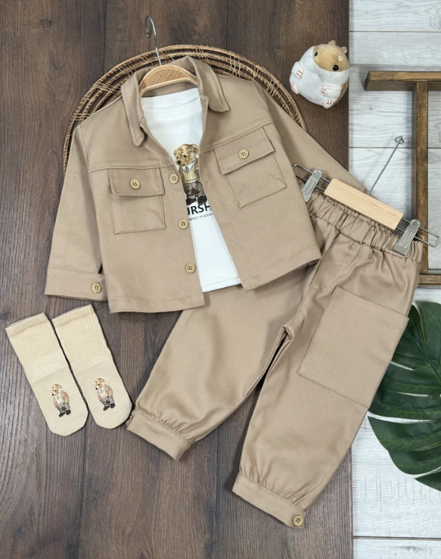 Gabardin Düğmeli Çoraplı Ayıcık Baskılı Badi Cep Detaylı Likralı 4lü Erkek Bebek/Çocuk Takım - SÜTLÜ KAHVE