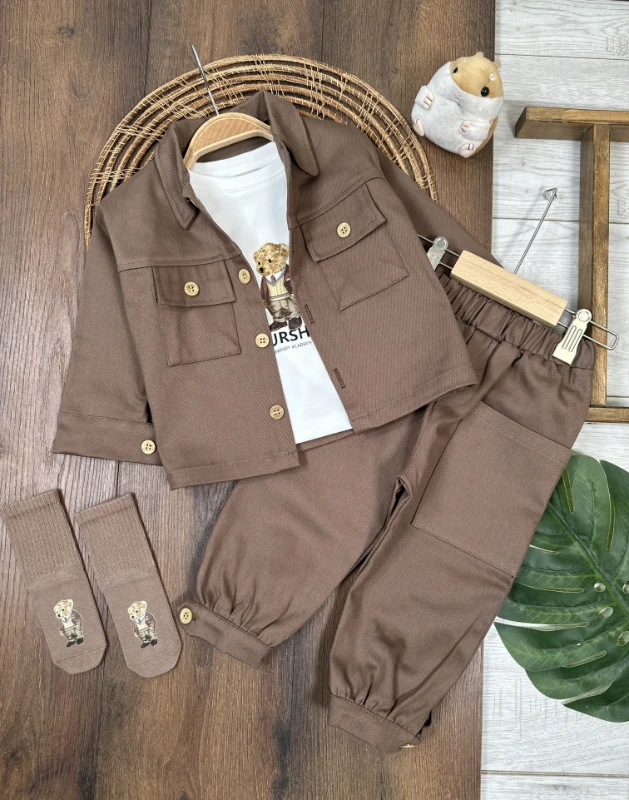 Gabardin Düğmeli Çoraplı Ayıcık Baskılı Badi Cep Detaylı Likralı 4lü Erkek Bebek/Çocuk Takım - KAHVE